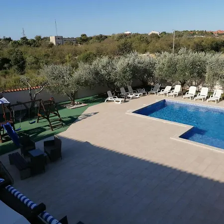 Holiday home Mirjana